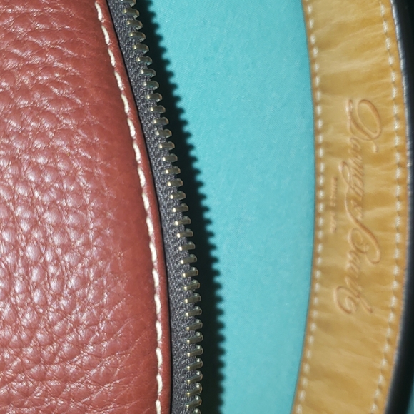 Dooney & Bourke shoulder bag - Picture 4 of 6